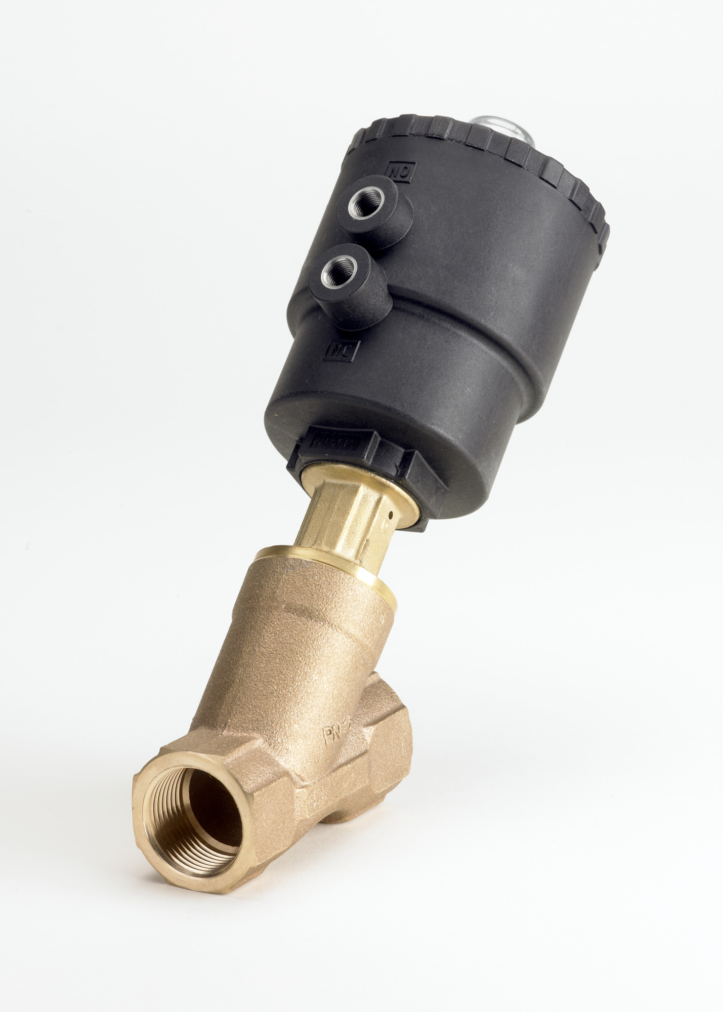 Danfoss Angle-seat ext operated valve, AV210B, NPT, 1/2, PTFE